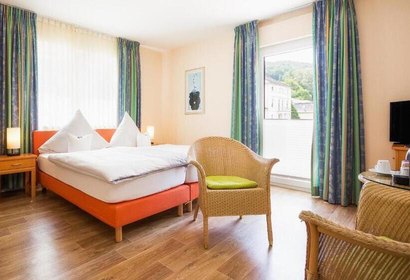 高级大房间, Bären