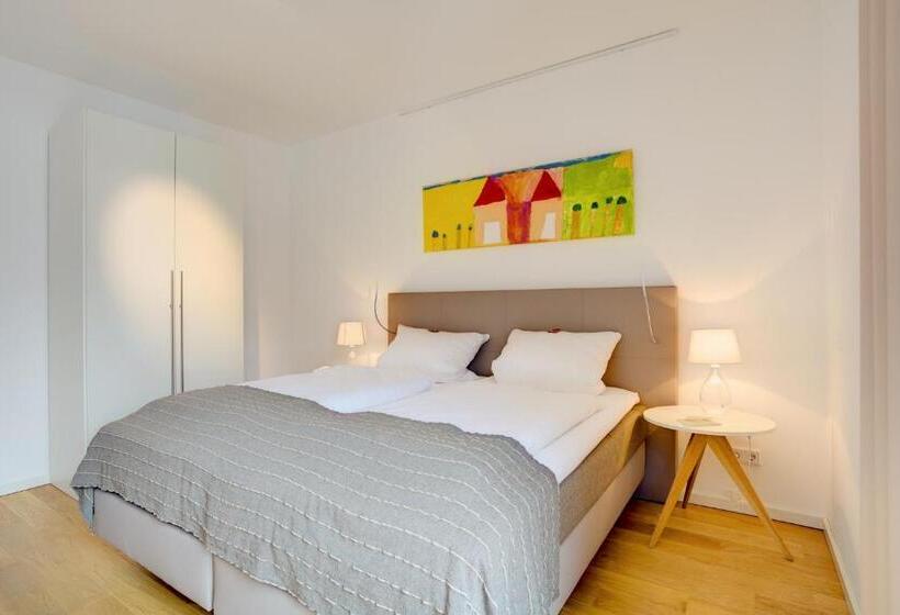 标准工作室, Elisabeth Hotel Garni