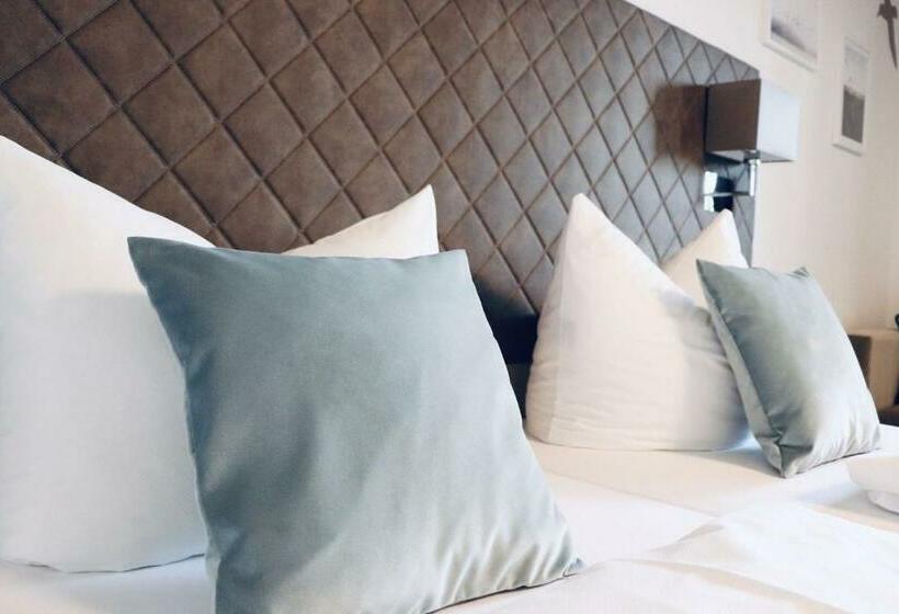 ペントハウスルーム, Garni Möwe Am See