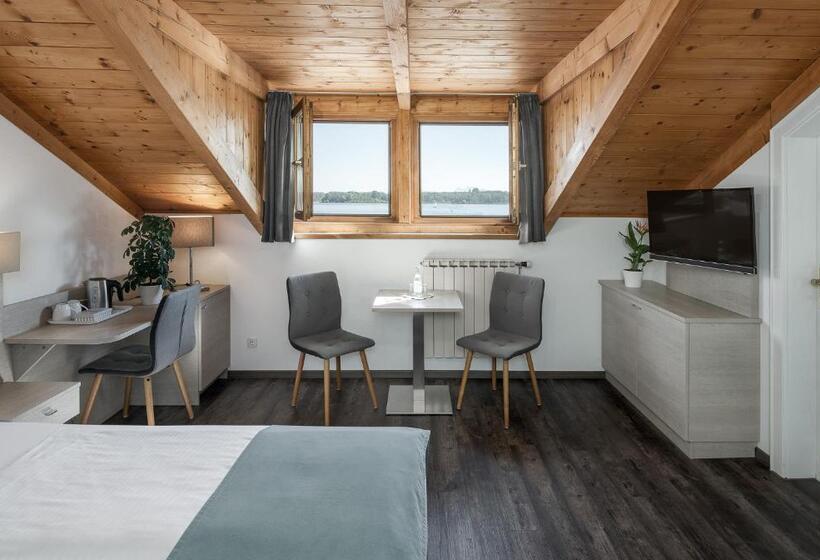 ペントハウスルーム, Garni Möwe Am See