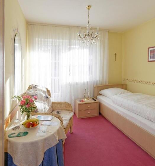 Номер Стандарт Индивидуальный, Garni Regina