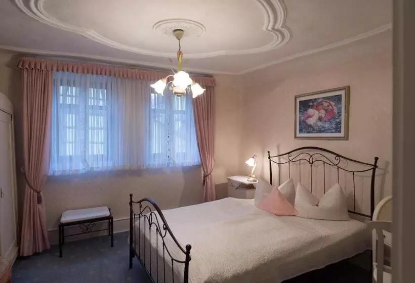 اتاق اکونومی یک تخته, Gasthof Krone