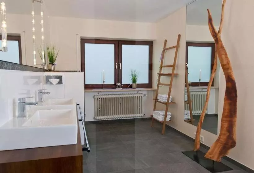 Superior Room, Heinzler Am See