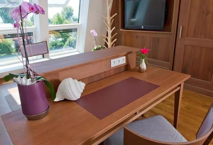 Deluxe Room Side Sea View, Heinzler Am See