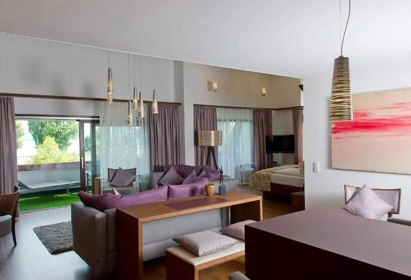 2 Bedroom Suite, Heinzler Am See