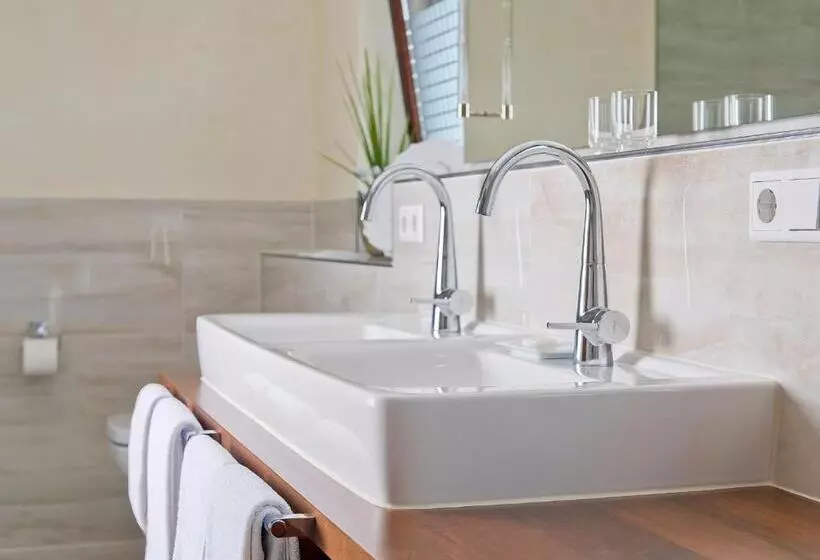 2 Bedroom Suite, Heinzler Am See