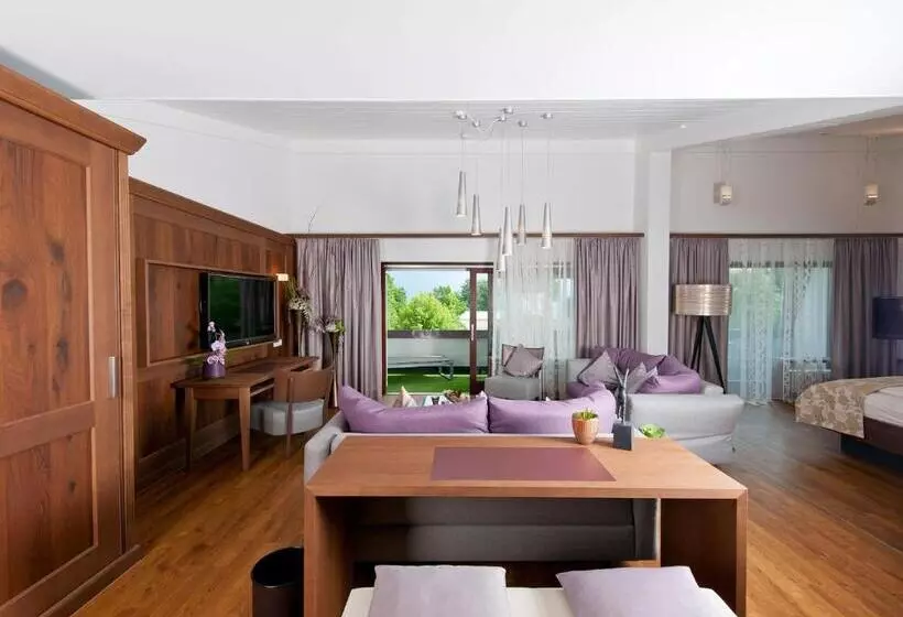 2 Bedroom Suite, Heinzler Am See
