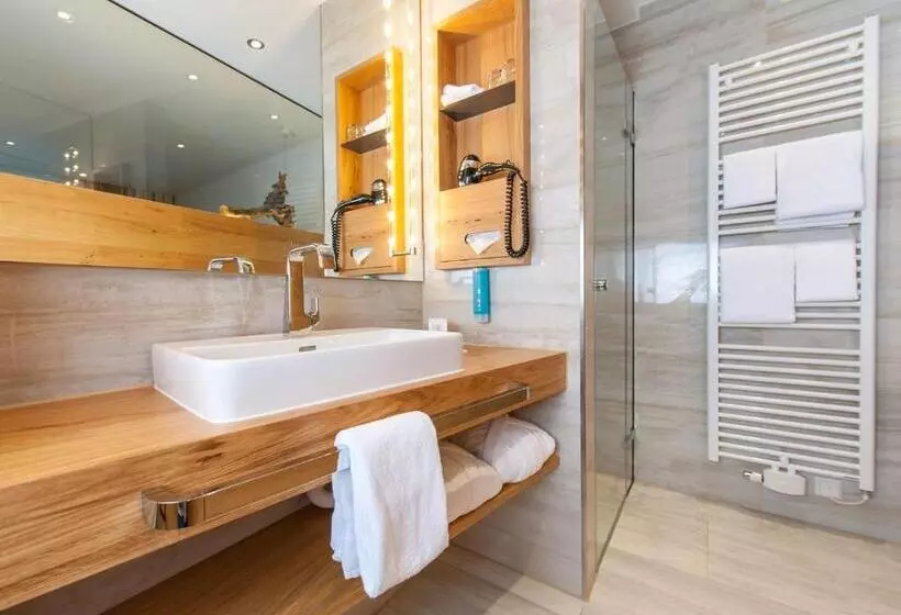 Standard Room Sea View with Balcony, Heinzler Am See