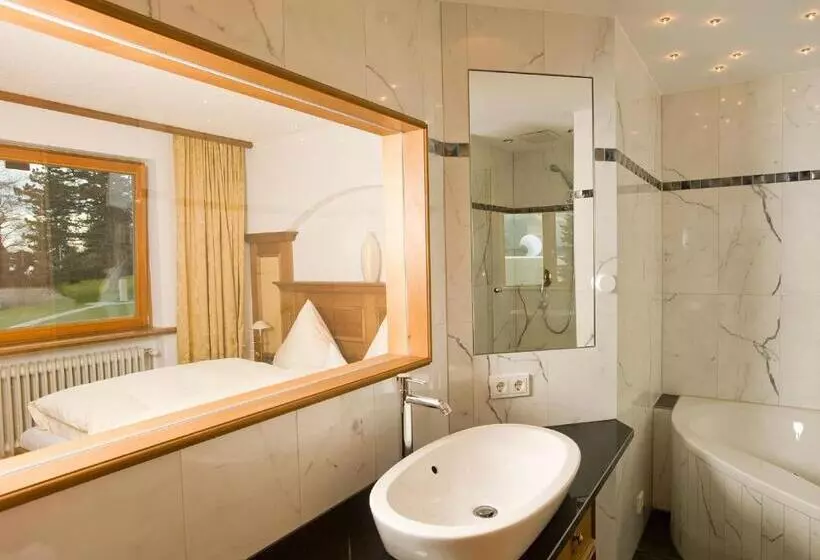 Deluxe Suite Sea View, Heinzler Am See