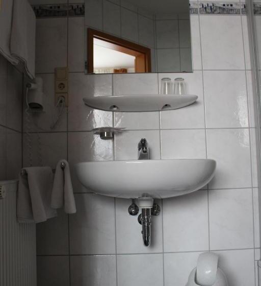 Standard Kolmen Hengen Huone, Kuferschanke