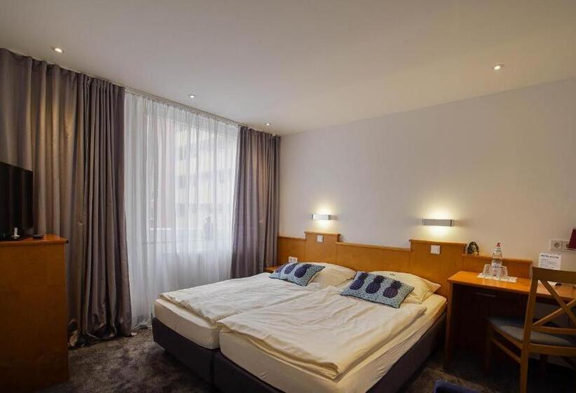 スタンダードルーム, Maxim