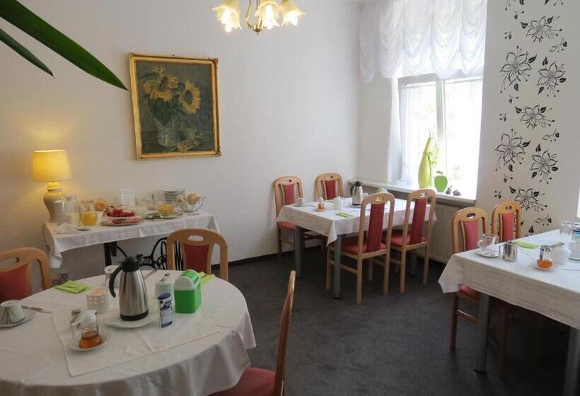 דירת חדר, Pension Schloss Miramar