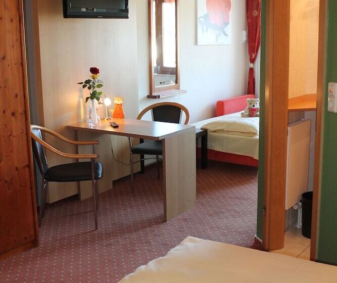 חדר סטנדרט לשלושה, Renchtalblick