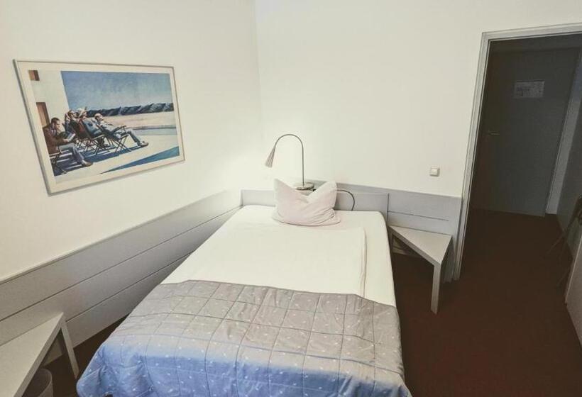 Standard Enkeltværelse, Rotes Ross