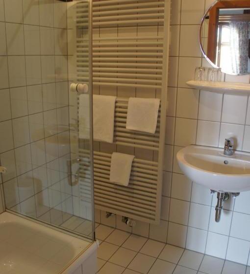 Quarto Estandar Cama King, Schwarzer Adler