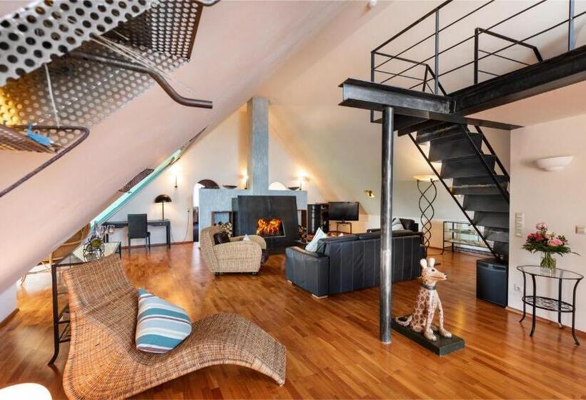 Suite Vista Lago, Seevilla