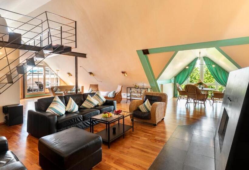 Suite Vista Lago, Seevilla