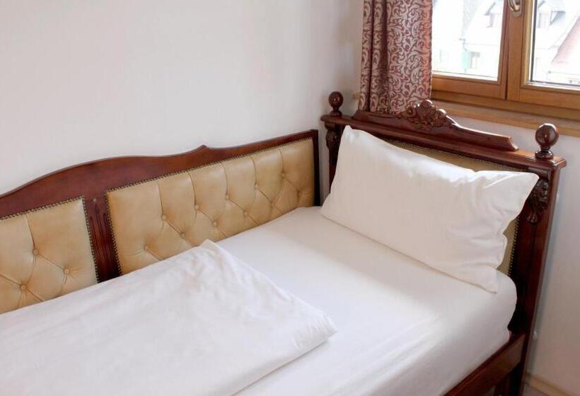 Family Suite, Viktoria