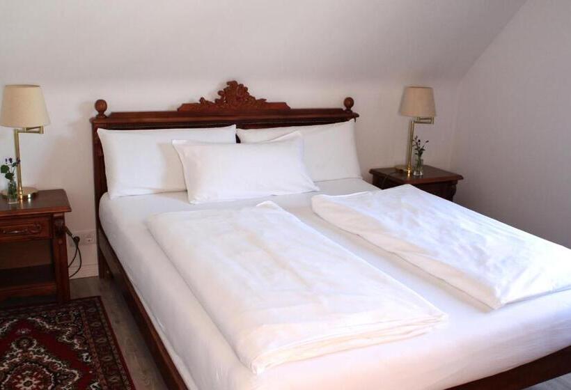 Family Suite, Viktoria