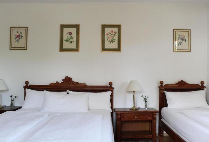 Family Suite, Viktoria