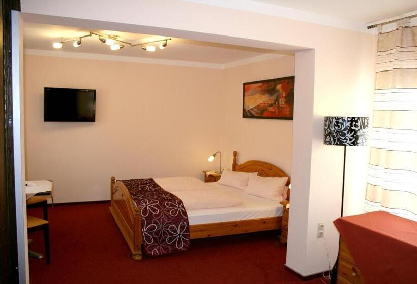 舒适型房间, & Weinstube Restaurant Filling