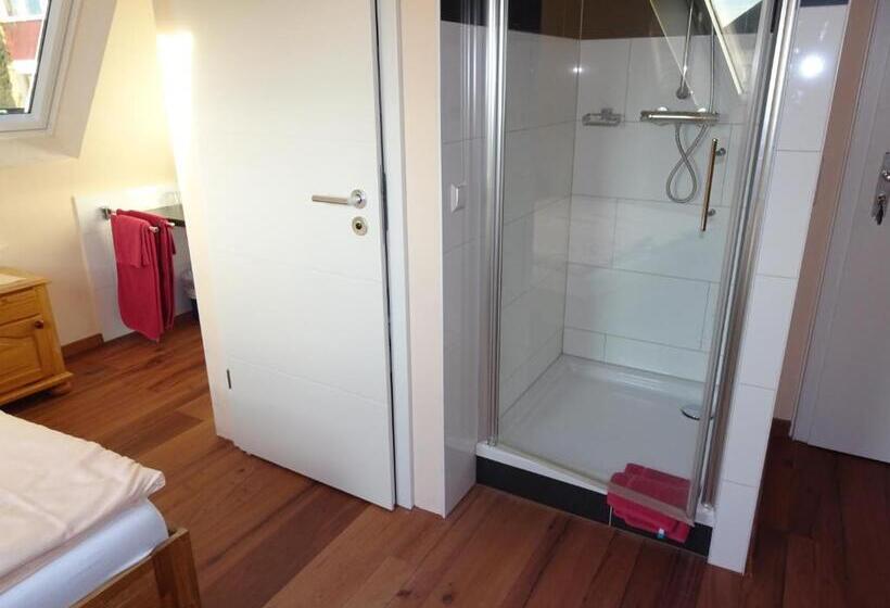 经济房, & Weinstube Restaurant Filling