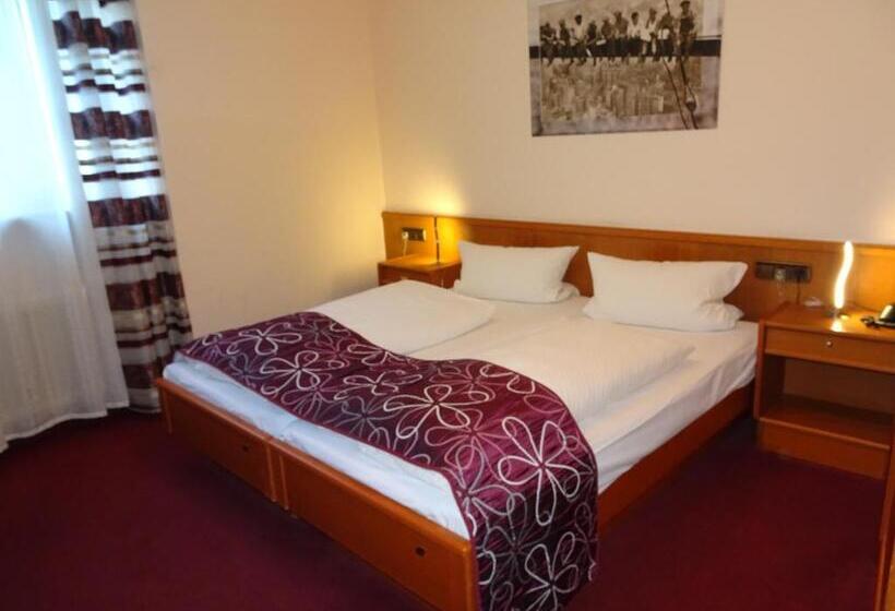 标准间, & Weinstube Restaurant Filling