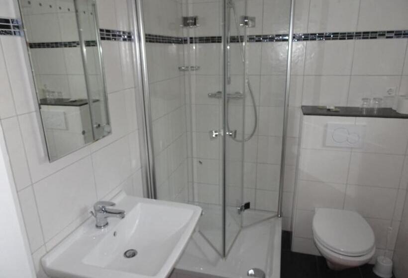 标准间, & Weinstube Restaurant Filling