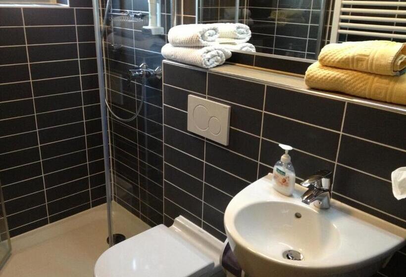 חדר קומפורט, Zum Ritter