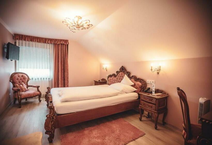 חדר סטנדרט, Zur Heimat