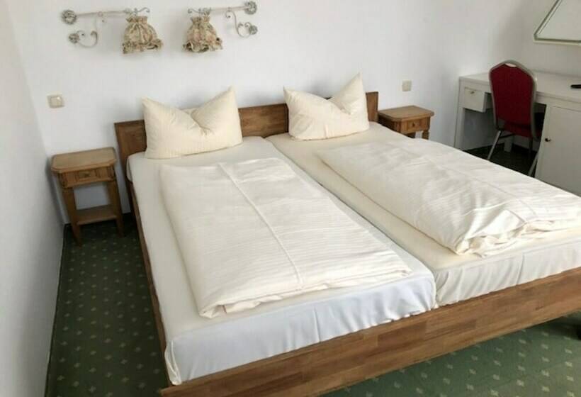 标准单人间, Zur Post