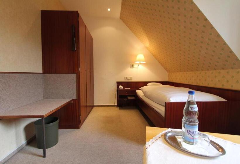 シングルベーシックルーム, Gasthaus Tröster