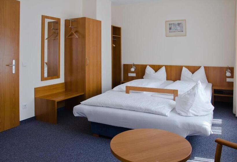 חדר סטנדרט לשלושה, Gästehaus Zur Kurve