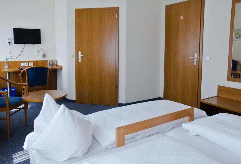 חדר סטנדרט לשלושה, Gästehaus Zur Kurve