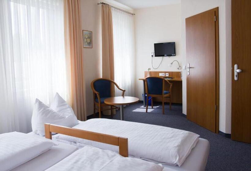 Номер Стандарт Трехместный, Gästehaus Zur Kurve