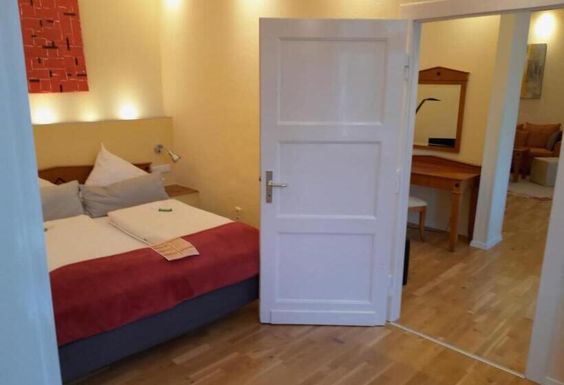 Трехместный Номер Комфорт, Schlosshotel Domäne Walberberg