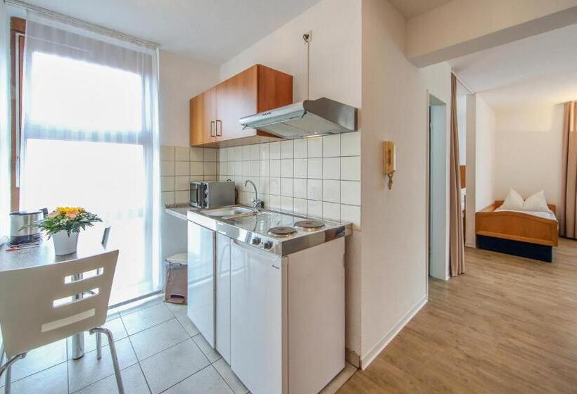 Huoneisto 1 Makuuhuone, Ibis Styles Aalen