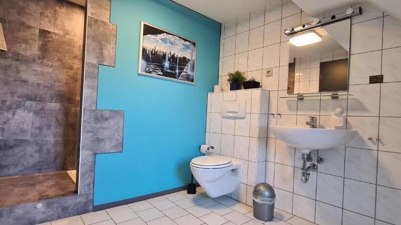 חדר משפחתי, Harz Hostel