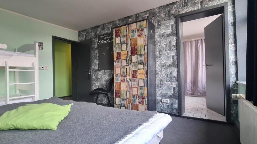 חדר משפחתי, Harz Hostel