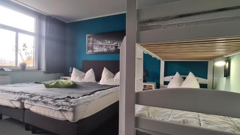חדר משפחתי, Harz Hostel