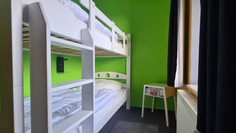 Camera Tripla Standard, Harz Hostel