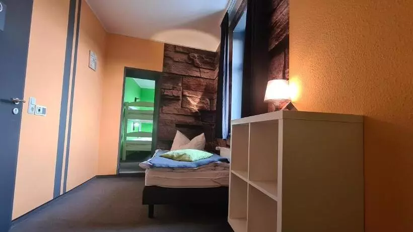 Camera Tripla Standard, Harz Hostel