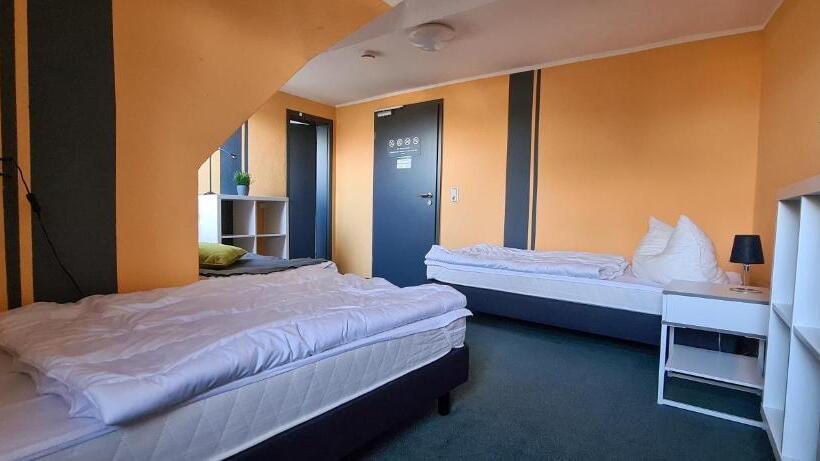 חדר סטנדרט לשלושה, Harz Hostel