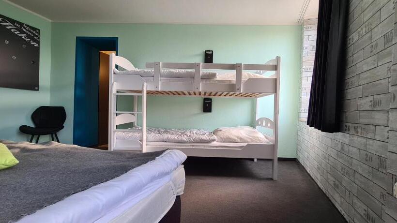 חדר משפחתי, Harz Hostel