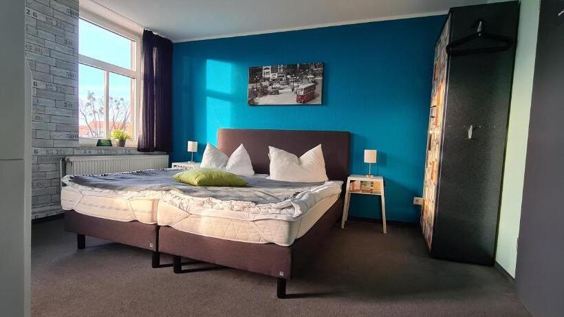 חדר משפחתי, Harz Hostel