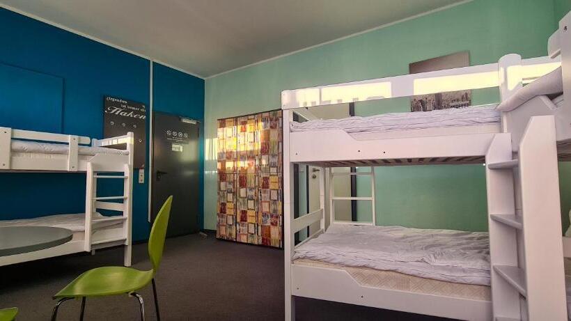 חדר משפחתי, Harz Hostel