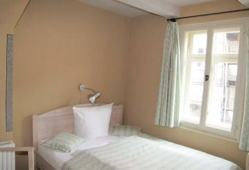 Standard Yhden Hengen Huone, Am Hoken