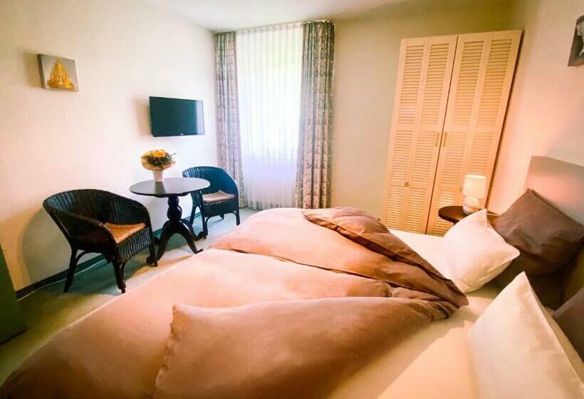 اتاق استاندارد سه نفره, Ambiente Et Art