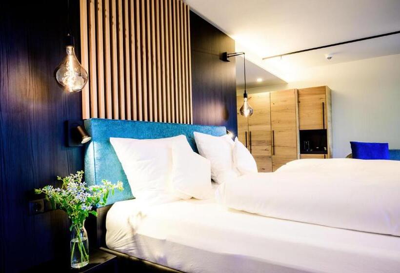 Номер Deluxe с Балконом, Aqua Blu