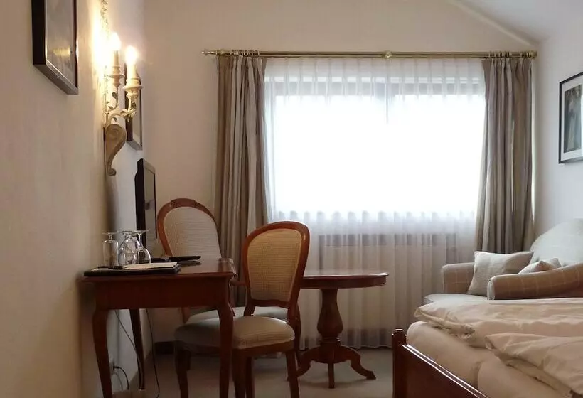 اتاق استاندارد, Bayerischer Hof